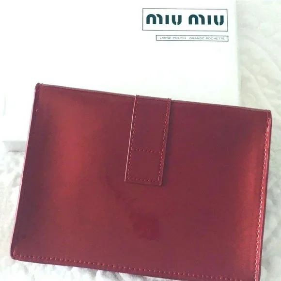NEW! Luxe MIU MIU Patent Burgundy Red Pouch Clutch Cosmetic Bag w Gold accent LE - Picture 4 of 9